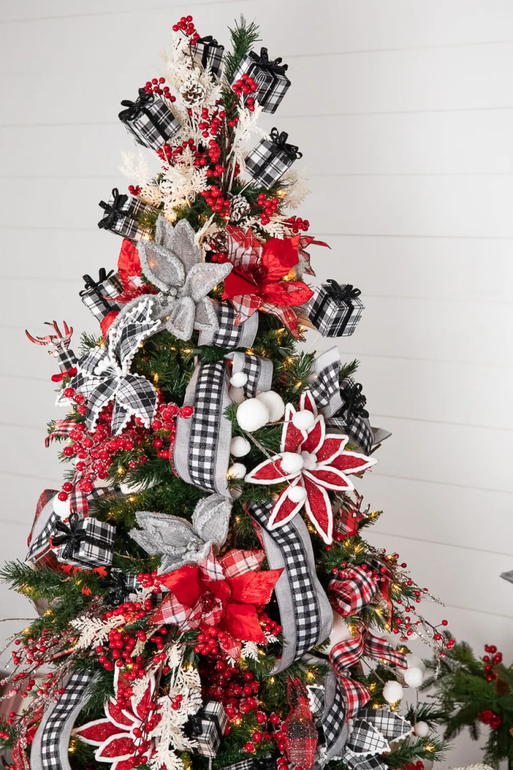 Decorator's Warehouse 24” Black & White Buffalo Check Package Spray > Christmas Sprays|Christmas Decor