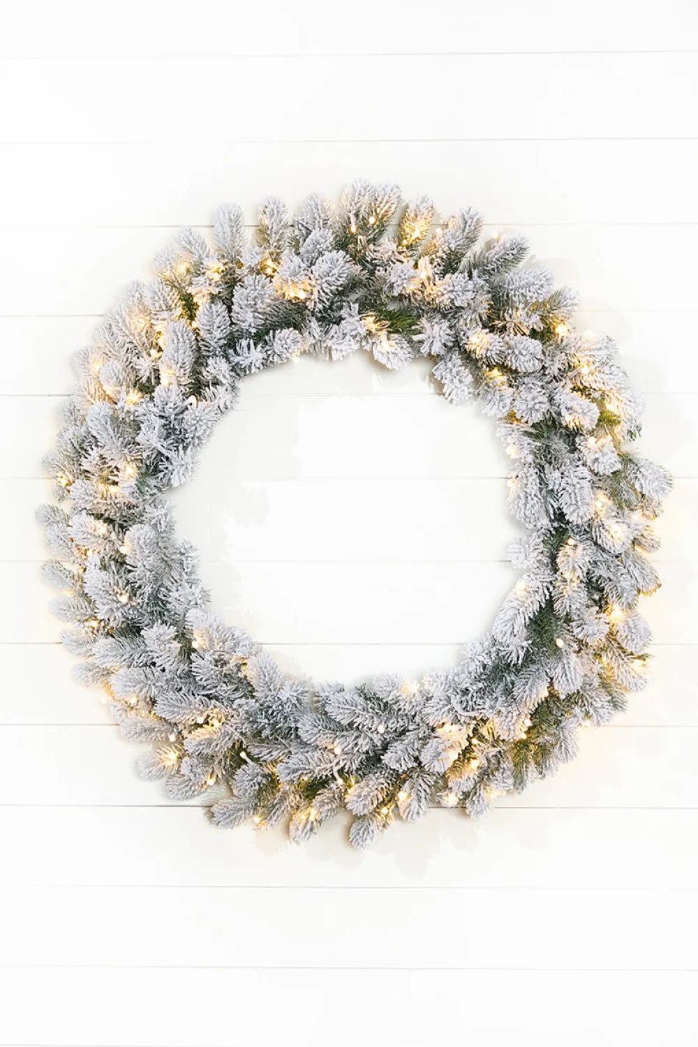 Decorator's Warehouse 36" Classic Flocked Wreath With Warm White LED Lights > 36"|Christmas Decor