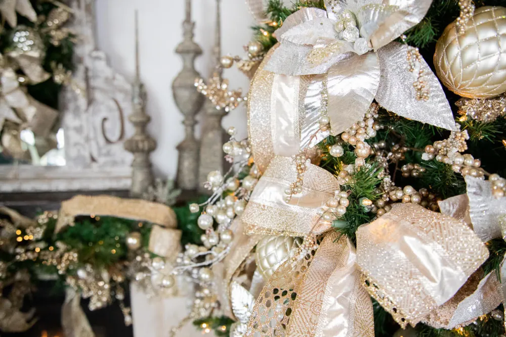 Decorator's Warehouse 10 CM Champagne Matte Glitter Quilted Net Ball Ornament > Christmas Decor|Natural Elegance