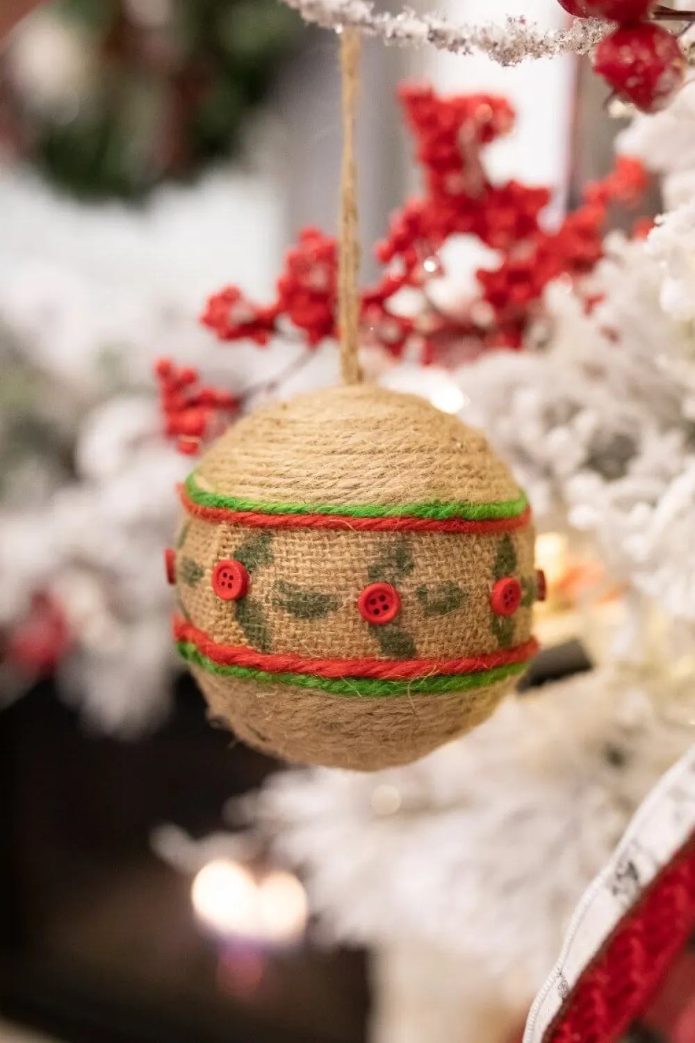 Decorator's Warehouse 12 cm Natural Jute Ball Christmas Ornament > Christmas Ornaments|Farmhouse