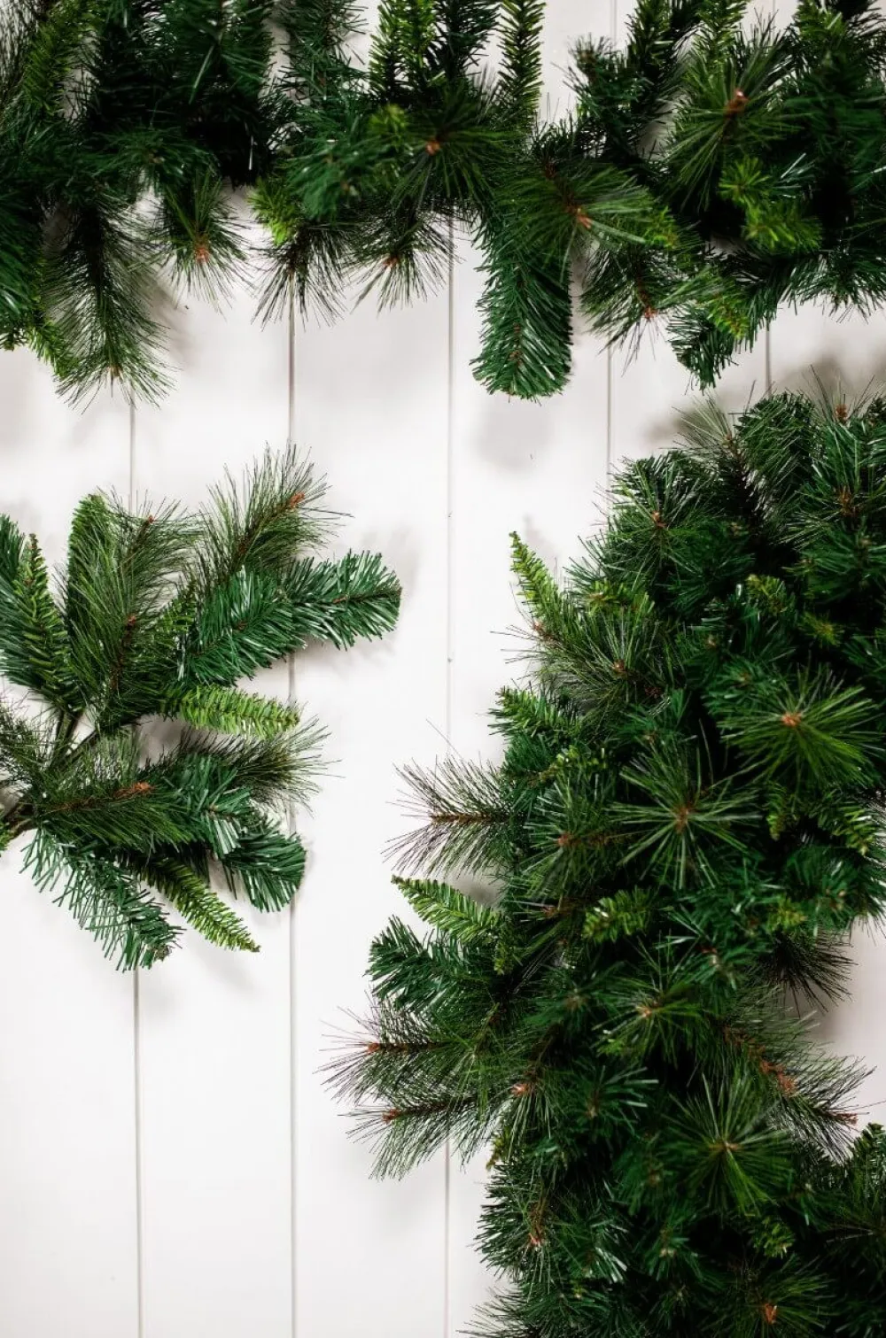 Decorator's Warehouse 36” Deluxe Belgium Wreath > Christmas Wreaths|Christmas Decor