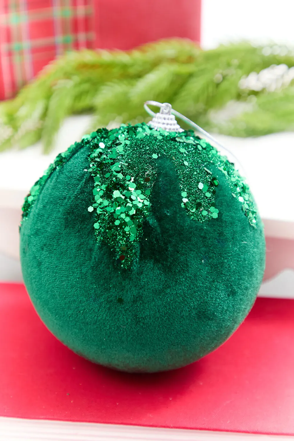 Decorator's Warehouse 5" Emerald Sequin Velvet Ball Ornament > Traditional|Nutcracker