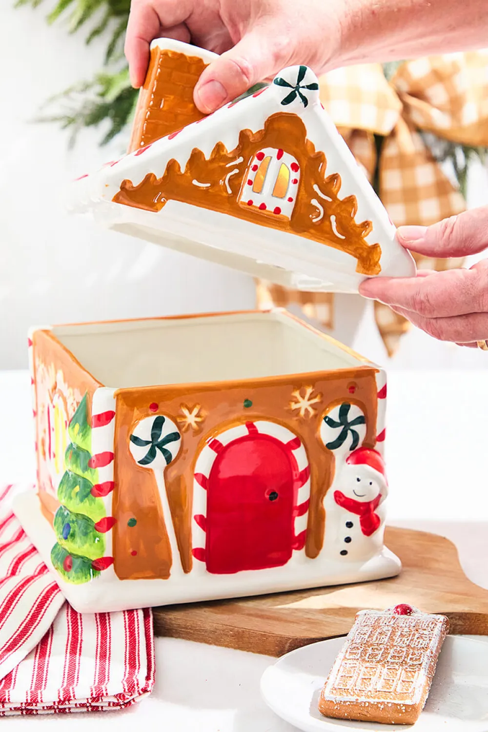 Decorator's Warehouse 9.5"Gingerbread House Cookie Jar > Christmas Sale|Christmas Decor