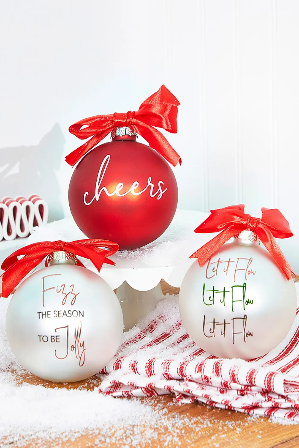 Decorator's Warehouse 4" Glass Christmas Ornament > Christmas Decor|Christmas Ornaments