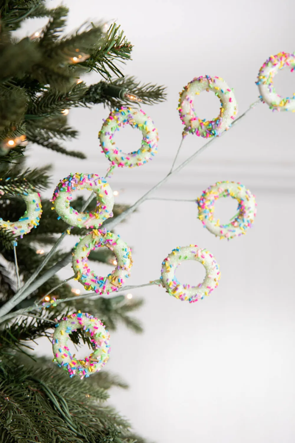 Decorator's Warehouse 24” Green Sprinkle Donut Spray > Santa'S Sweet Shoppe|Christmas Sprays