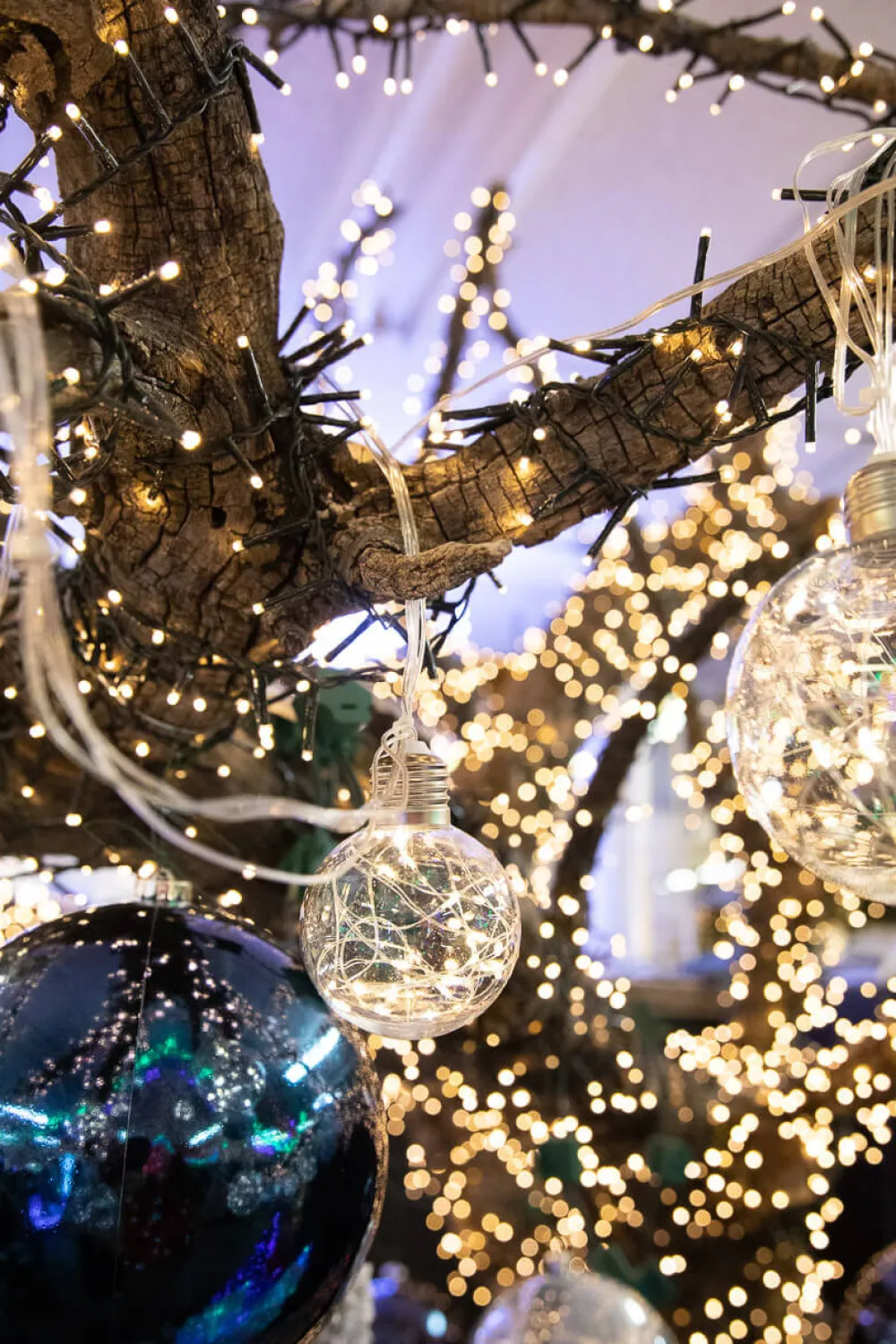 Decorator's Warehouse LED String Lights with Clear Balls - 4” Orbs > Indoor Lighting|Christmas Decor