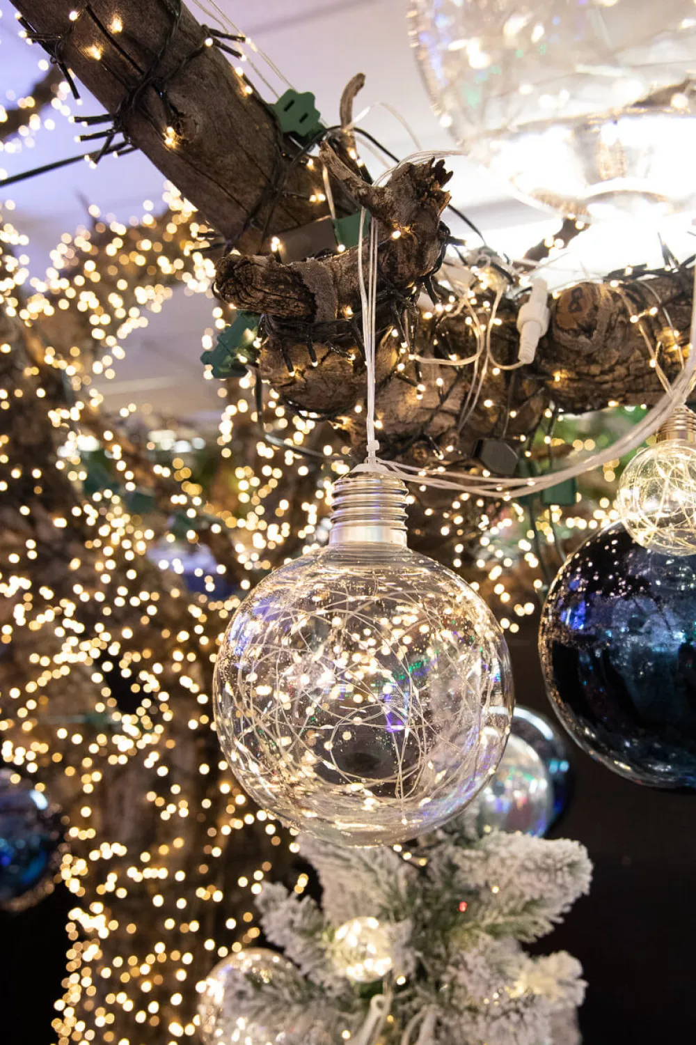 Decorator's Warehouse LED String Lights with Clear Balls - 6" Orbs > Christmas Decor|Indoor Lighting