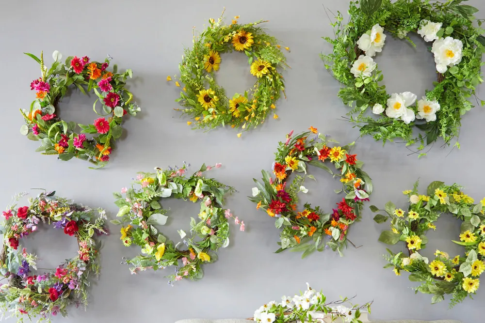 Decorator's Warehouse 24" Mixed Gerbera Wreath > Christmas Decor|All Wreaths