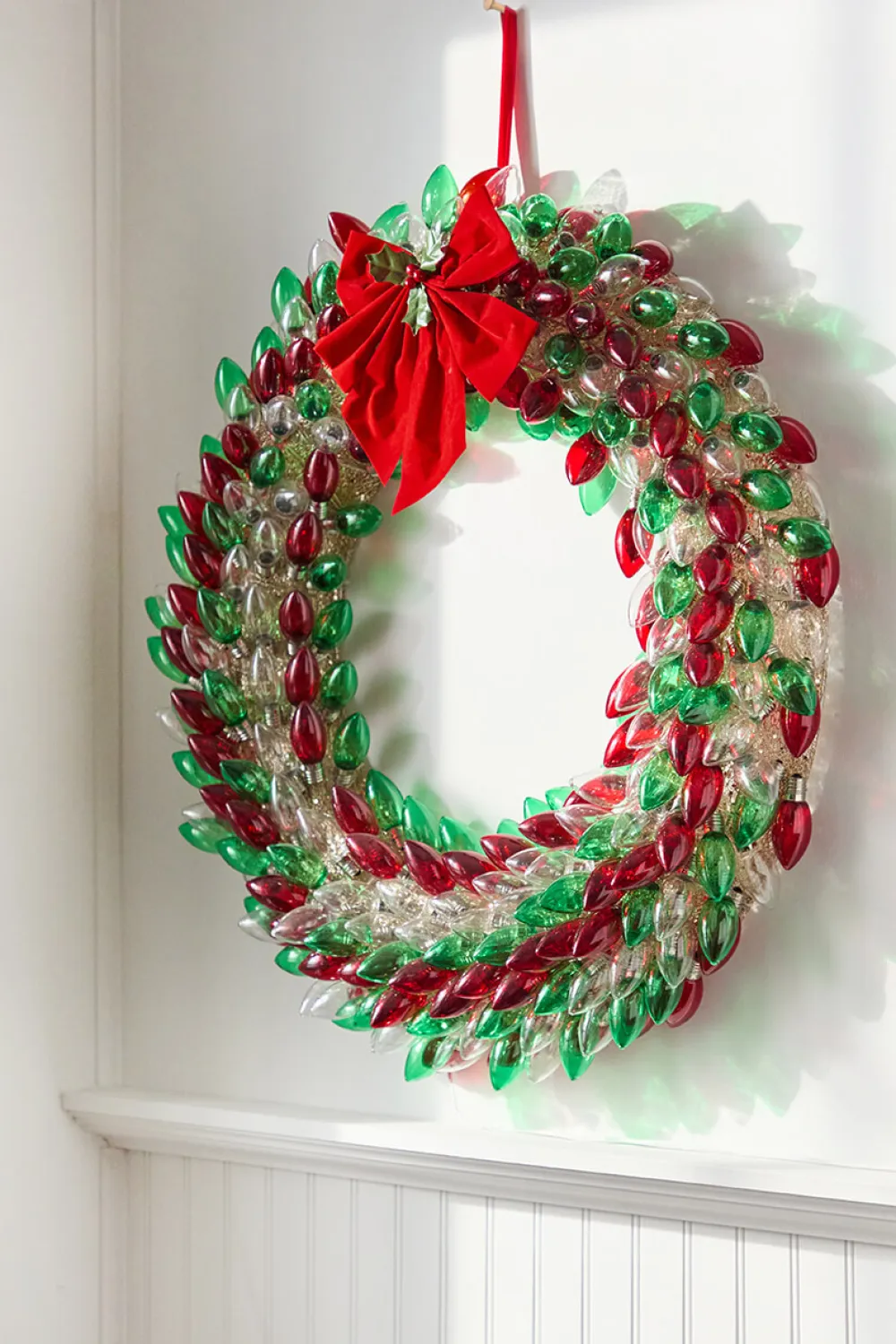 Decorator's Warehouse 30" Mr. Christmas C9 Bulb Wreath - Red, Green & Clear > Retro Brites|Christmas Decor
