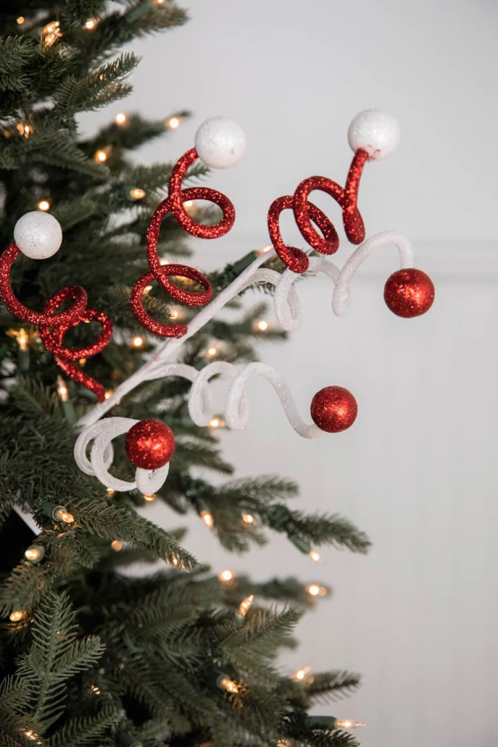 Decorator's Warehouse 23” Red & White Glitter Curly Ball Stem > Christmas Sprays|Christmas Decor