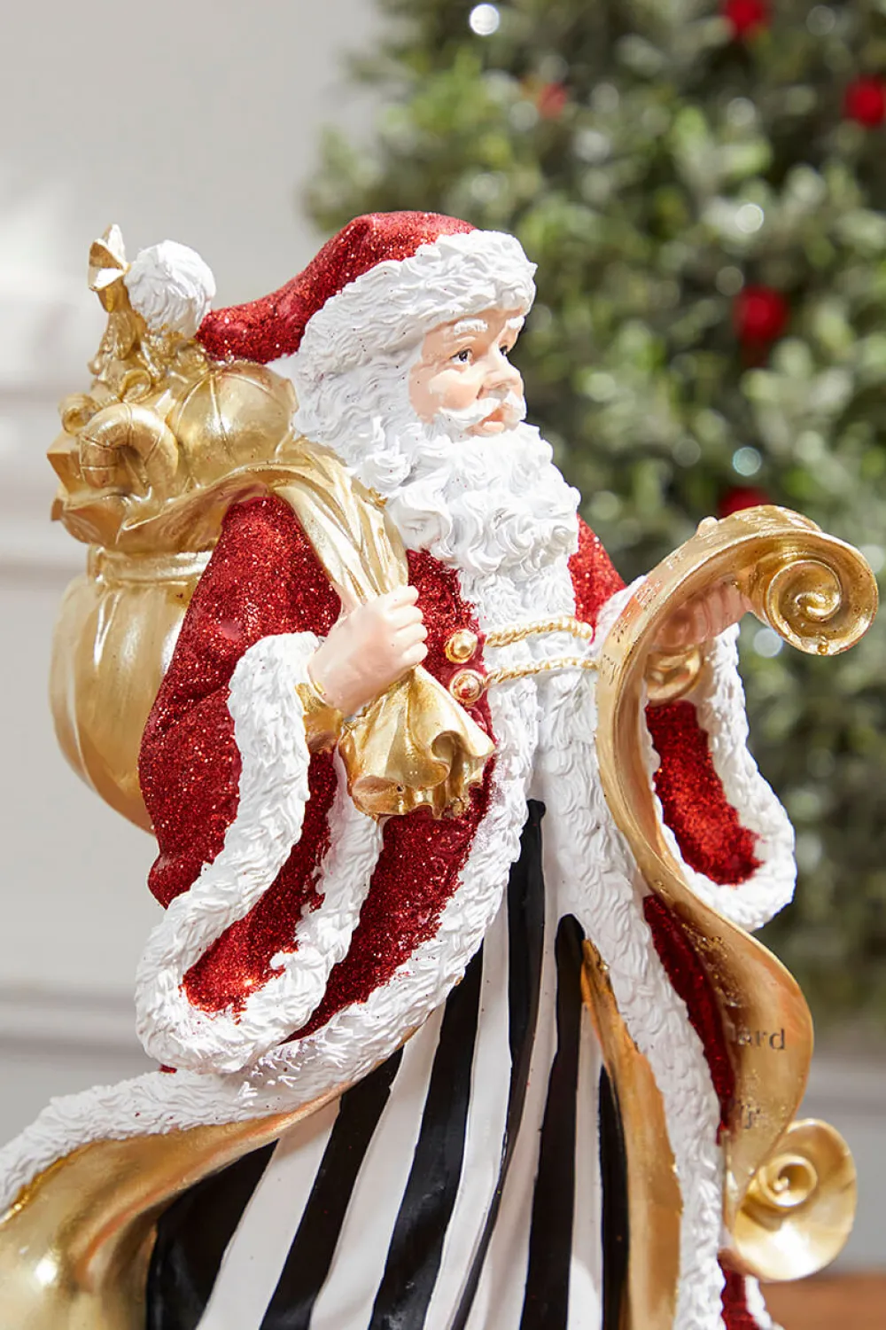 Decorator's Warehouse 11" Resin Elegant Santa with Sack/List > Nutcracker|Christmas Accents