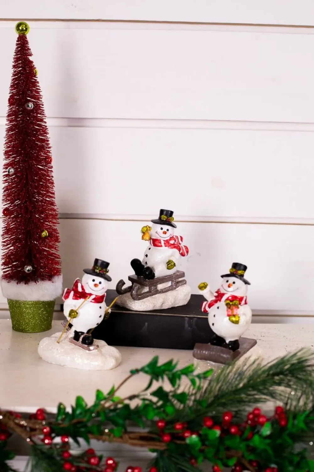 Decorator's Warehouse Resin Playing Jolly Snowman > Christmas Accents|Christmas Decor
