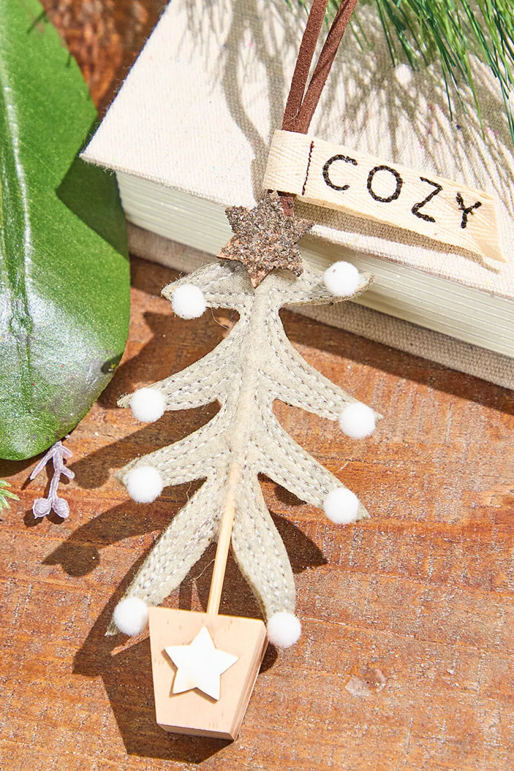 Decorator's Warehouse Sewn Tree Polyester Ornament > Christmas Ornaments|Winter Woodland