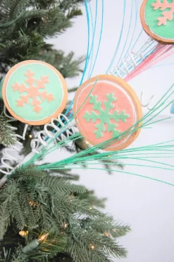 Decorator's Warehouse 30” Snowflake Cookie Gumdrop Spray > Santa'S Sweet Shoppe|Christmas Sprays
