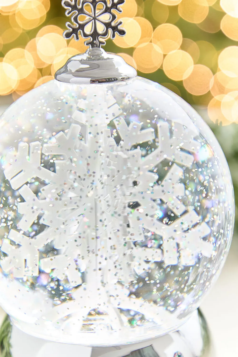 Decorator's Warehouse 6" Snowflake Light Up Globe > White Christmas|Christmas Decor