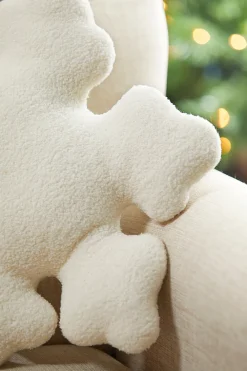 Decorator's Warehouse Snowflake Pillow 19