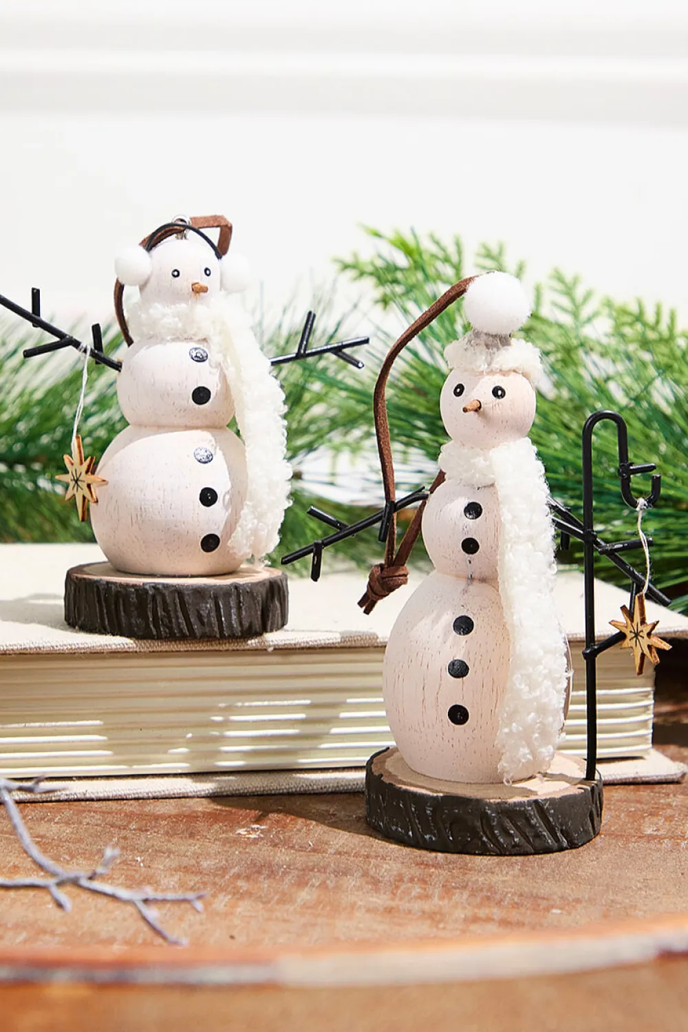 Decorator's Warehouse Wooden Snowman Ornament > Christmas Ornaments|Winter Woodland