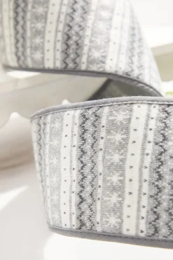 Decorator's Warehouse 4” x 10 Yard Snowflake Knit Gray & White Ribbon > Christmas Ribbon|Christmas Sale